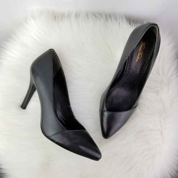 Brooks Brothers Shoes - Brooks Brothers Black Leather Heels